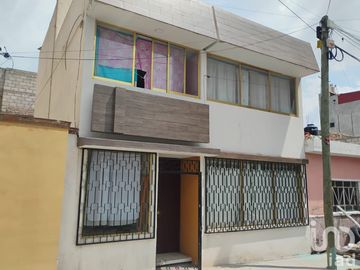 Casa con departamento y amplio terreno en el centro de Pachuca