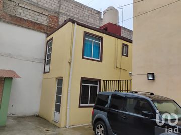 Casa con departamento y amplio terreno en el centro de Pachuca