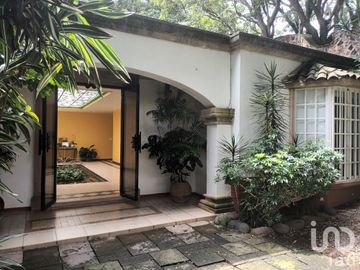 RESIDENCIA PROPIA PARA RESTAURANTE, SPA O CASA HABITACIÓN EN TETELA DEL MONTE