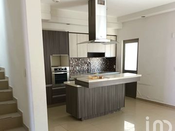 Casa en venta en Bonaterra Habitad Residencial, coto Bonaria.