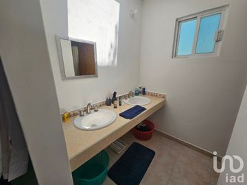 Casa en Venta en Arroyo las Cuevas, La Cañada Juriquilla, Queretaro, Queretaro, C.P. 76230