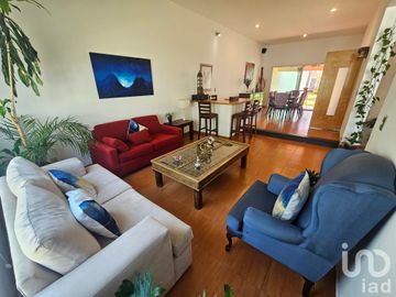 Casa en Venta en Arroyo las Cuevas, La Cañada Juriquilla, Queretaro, Queretaro, C.P. 76230