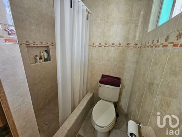 Casa en Venta en Arroyo las Cuevas, La Cañada Juriquilla, Queretaro, Queretaro, C.P. 76230
