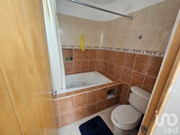 Casa en Venta en Arroyo las Cuevas, La Cañada Juriquilla, Queretaro, Queretaro, C.P. 76230