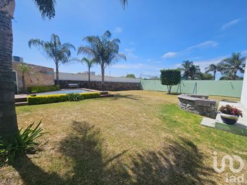 Casa en Venta en Arroyo las Cuevas, La Cañada Juriquilla, Queretaro, Queretaro, C.P. 76230