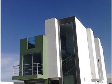 Venta de Casa en  Avenida México Puebla  Cuatro Caminos Cuautlancingo  Pue.