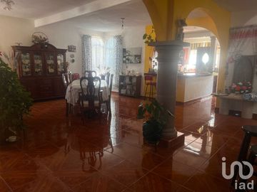 Venta de Casa Colonial en San Juan del Río Qro. Col. Granjas Banthí