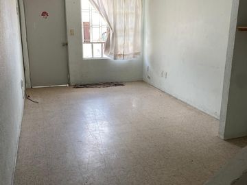 Casa en venta en 2a cerrada de los Arrayanes, los Héroes II SECC. Bosques, Tecamac, Edo. Méx.