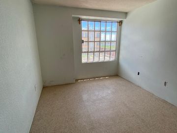 Casa en venta en 2a cerrada de los Arrayanes, los Héroes II SECC. Bosques, Tecamac, Edo. Méx.