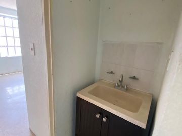 Casa en venta en 2a cerrada de los Arrayanes, los Héroes II SECC. Bosques, Tecamac, Edo. Méx.