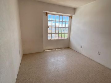 Casa en venta en 2a cerrada de los Arrayanes, los Héroes II SECC. Bosques, Tecamac, Edo. Méx.