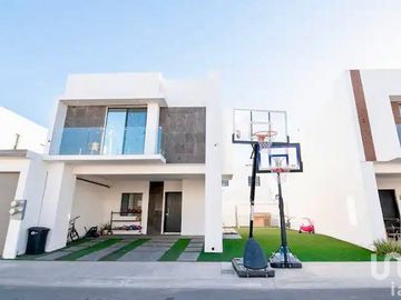Casa en Venta Altaria Residencial  Sección Aura