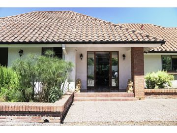 Casa en Venta Amoblada, Condominio San Carlos de la Esmeralda, Las Rastras, Talca.