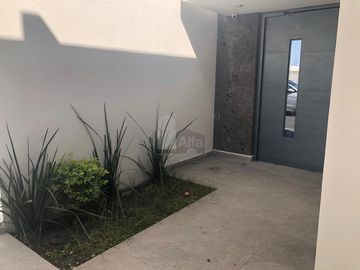 Casa sola en venta en Villas Coloniales, Apodaca, Nuevo León