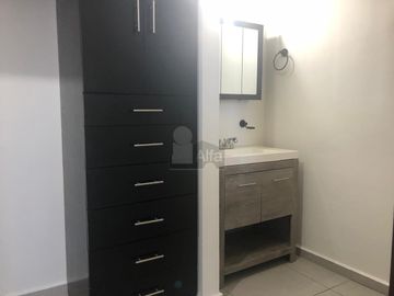 Casa sola en venta en Villas Coloniales, Apodaca, Nuevo León