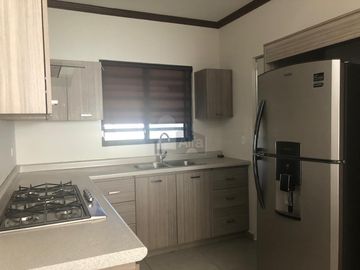 Casa sola en venta en Villas Coloniales, Apodaca, Nuevo León