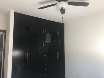 Casa sola en venta en Villas Coloniales, Apodaca, Nuevo León