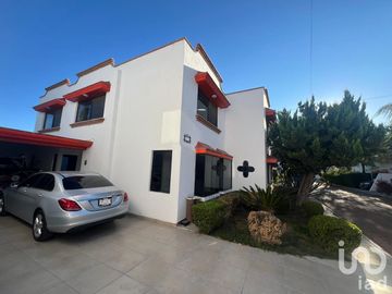Casa en venta, En privada San Vicente