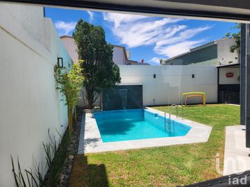 RESIDENCIA EN VENTA DE 5 RECAMARAS Y ALBERCA, BAUDELIO PELAYO, CD JUAREZ, CHIH