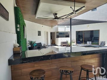 RESIDENCIA EN VENTA DE 5 RECAMARAS Y ALBERCA, BAUDELIO PELAYO, CD JUAREZ, CHIH