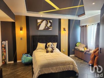 RESIDENCIA EN VENTA DE 5 RECAMARAS Y ALBERCA, BAUDELIO PELAYO, CD JUAREZ, CHIH