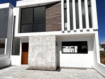 CASA EN VENTA EN PRESERVE JURIQUILLA $4.19 MDP