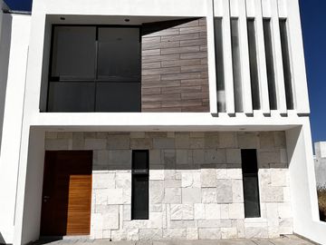 CASA EN VENTA EN PRESERVE JURIQUILLA $4.09 MDP