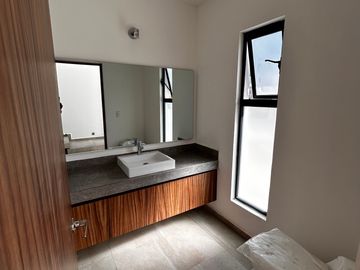 CASA EN VENTA EN PRESERVE JURIQUILLA $4.09 MDP