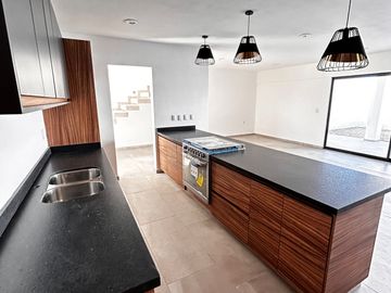 CASA EN VENTA EN PRESERVE JURIQUILLA $4.09 MDP