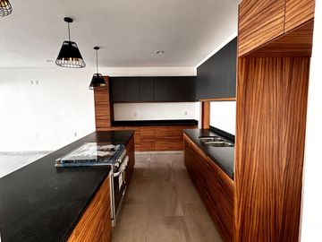 CASA EN VENTA EN PRESERVE JURIQUILLA $4.09 MDP