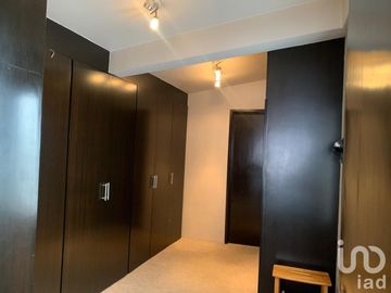 Casa en condominio con vigilancia, muy buena ubicación y excelentes ambientes.