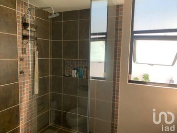 Casa en condominio con vigilancia, muy buena ubicación y excelentes ambientes.