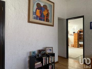 Casa en condominio con vigilancia, muy buena ubicación y excelentes ambientes.