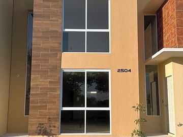 CASA EN VENTA  EN RIVIERA NAYARIT  FRACC CENDELA