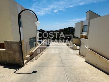 Soleada casa en Viña del Mar Alto