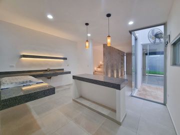 Casa en venta en Col. Nueva Yucatán a estrenar, con excelentes acabados