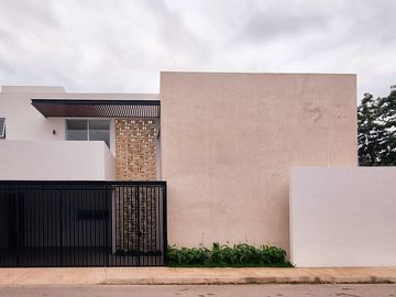 Casa en venta en Col. Nueva Yucatán a estrenar, con excelentes acabados