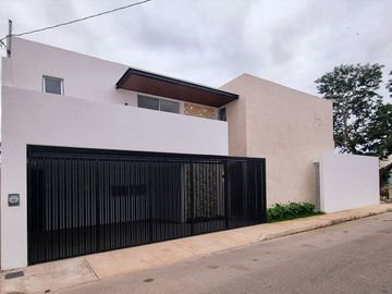 Casa en venta en Col. Nueva Yucatán a estrenar, con excelentes acabados