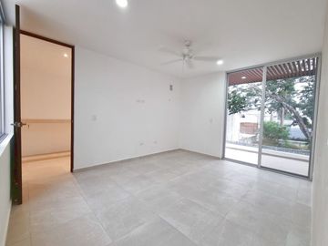 Casa en venta en Col. Nueva Yucatán a estrenar, con excelentes acabados