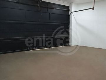Casa en Venta  por Avenida Universidad