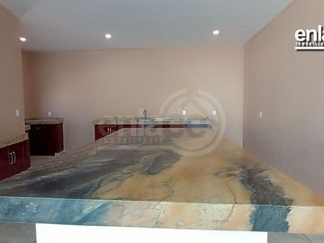 Casa en Venta  por Avenida Universidad