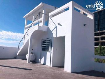 Casa en Venta  por Avenida Universidad