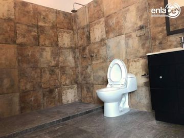 Casa en Venta  por Avenida Universidad