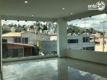Casa en Venta  por Avenida Universidad