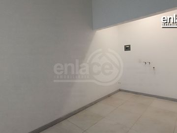 Casa en Venta  por Avenida Universidad