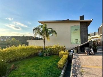 CASA ESPECTACULAR EN BOSQUE ESMERALDA