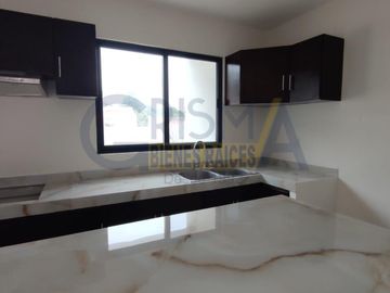 CASA EN VENTA EN FRACCIONAMIENTO LA HERRADURA