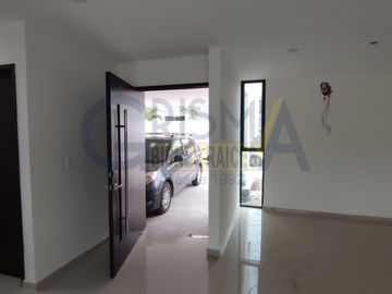 CASA EN VENTA EN FRACCIONAMIENTO LA HERRADURA