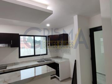 CASA EN VENTA EN FRACCIONAMIENTO LA HERRADURA