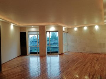 Venta de PH en Lomas Country Club
